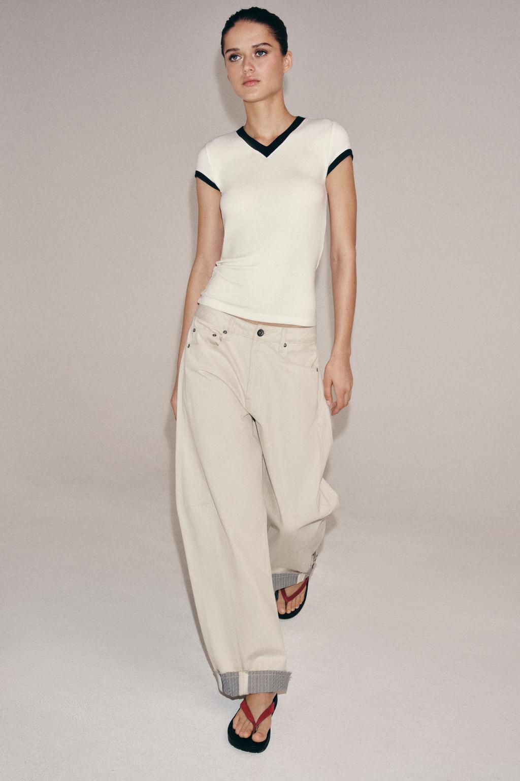 ФУТБОЛКА В РУБЧИК С КОНТРАСТНЫМИ ДЕТАЛЯМИ