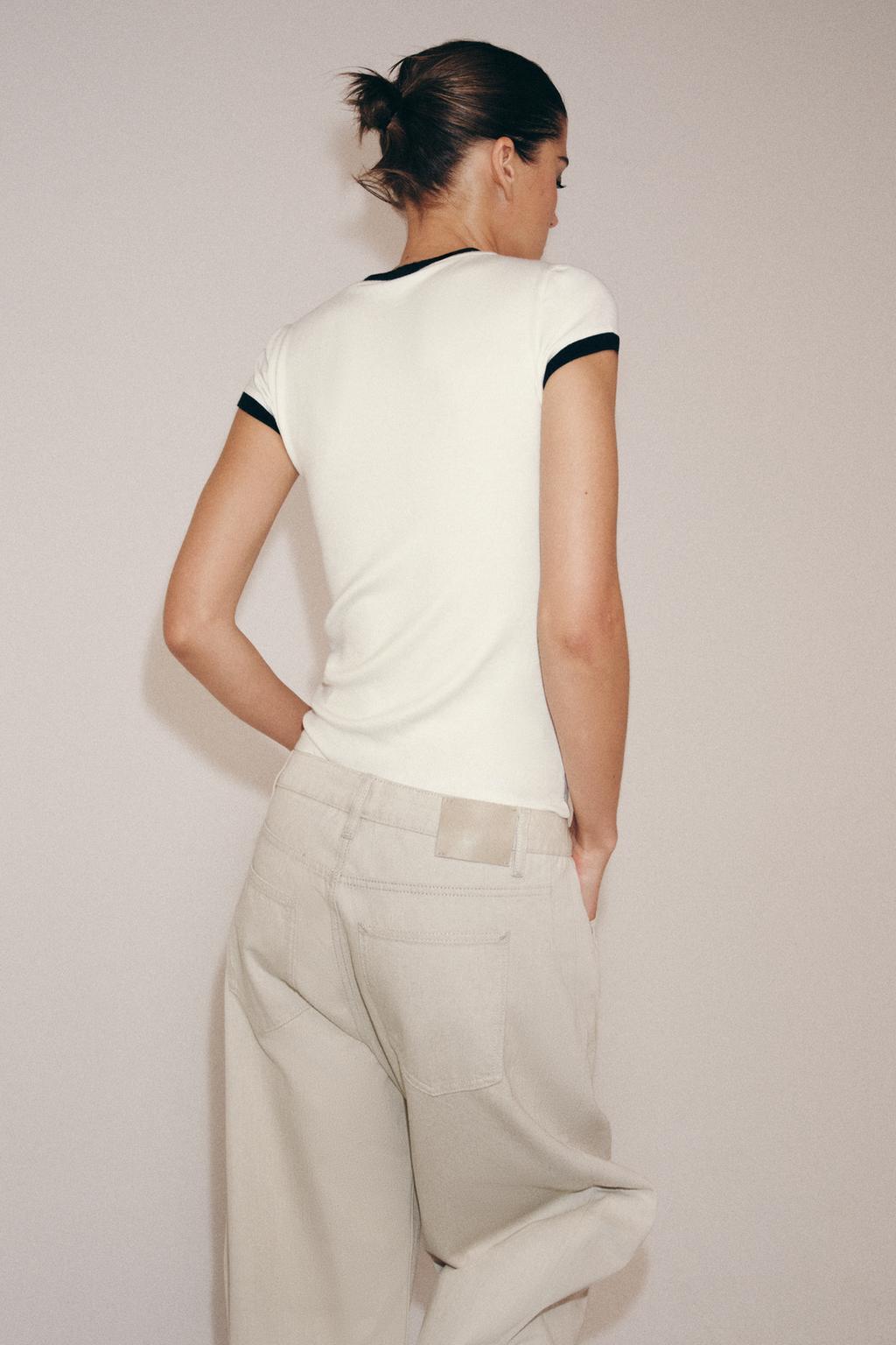 ФУТБОЛКА В РУБЧИК С КОНТРАСТНЫМИ ДЕТАЛЯМИ