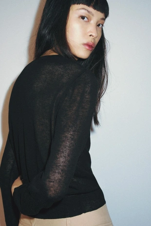 Свитер на пуговицах