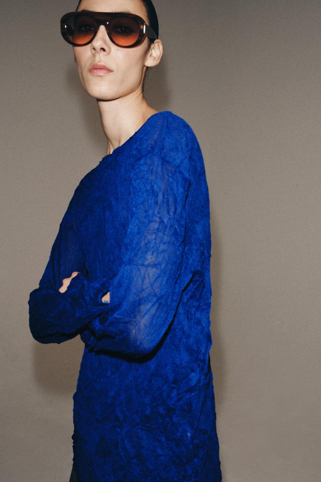 СВИТЕР С ЭФФЕКТОМ МЯТОЙ ТКАНИ