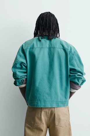 Куртка  с накидкой и застежками- Заказать в России