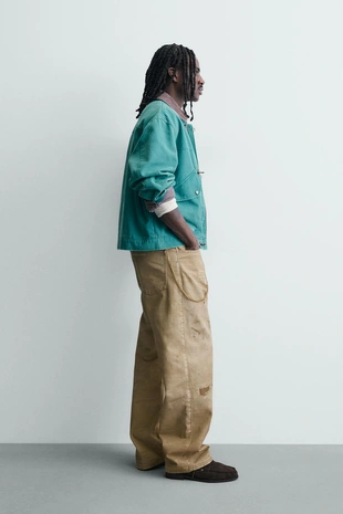 Куртка  с накидкой и застежками- Заказать в России