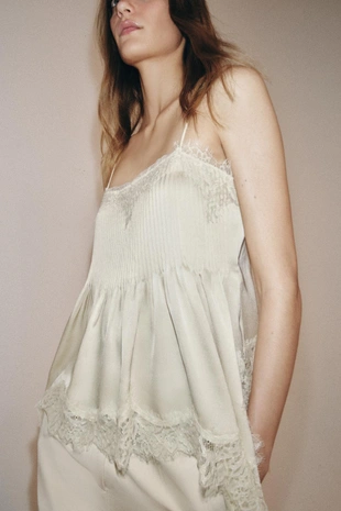 Топ в бельевом стиле с кружевом — коллекция Zara «Zw»- Заказать в России
