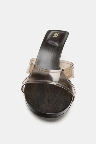 Босоножки на танкетке с виниловыми ремешками- Заказать в России