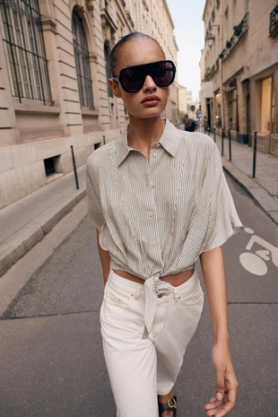 Рубашка с короткими рукавами и узлом