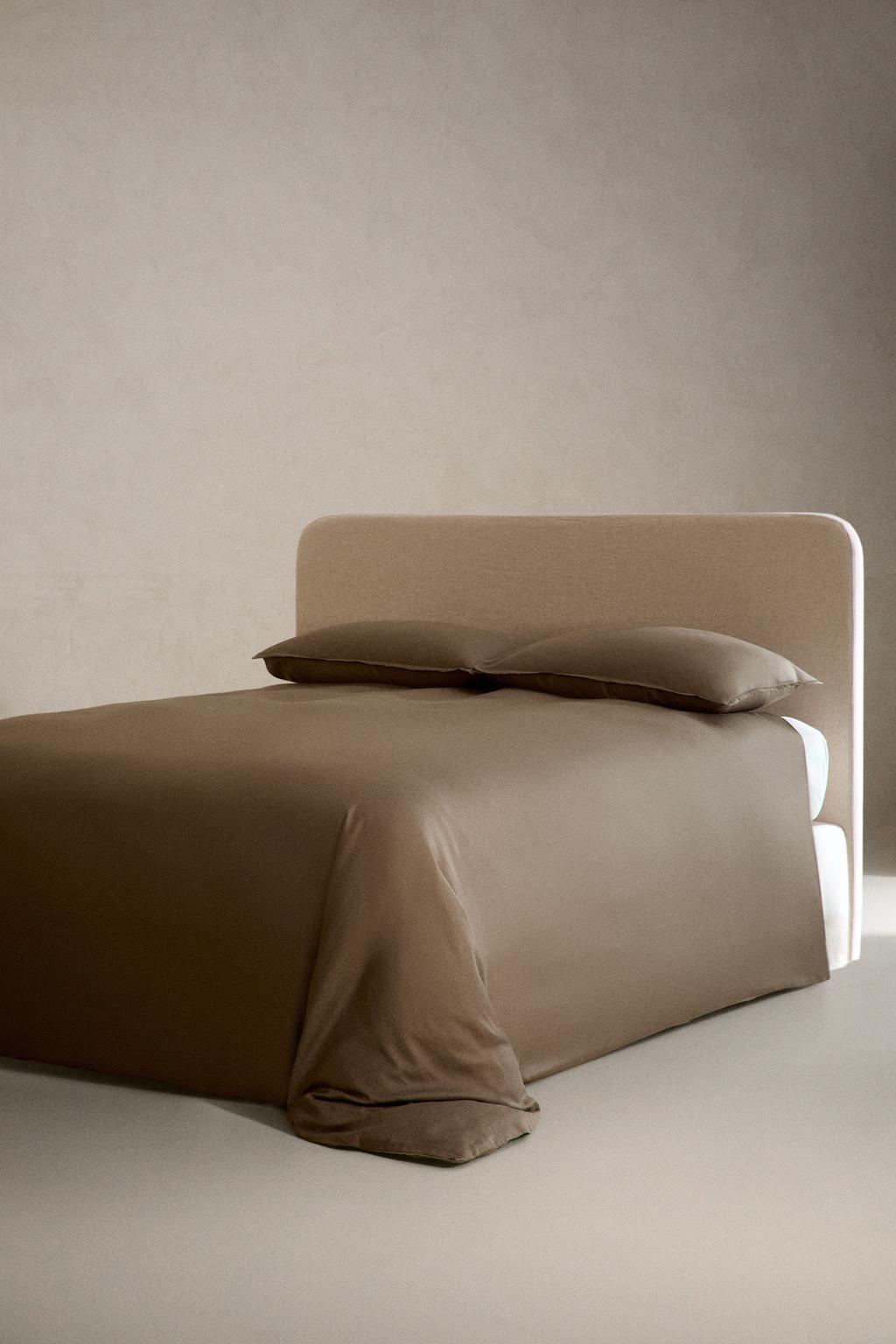 Покрывало из атласа с жаккардовым рисунком (300 ниток)