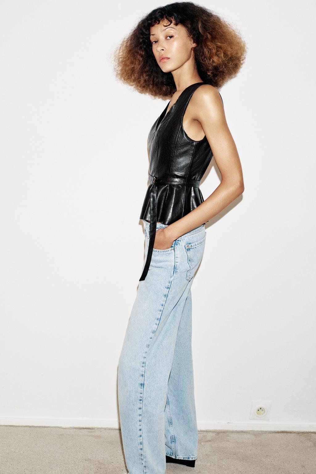 ТОП ИЗ ИСКУССТВЕННОЙ КОЖИ С РЕМНЕМ