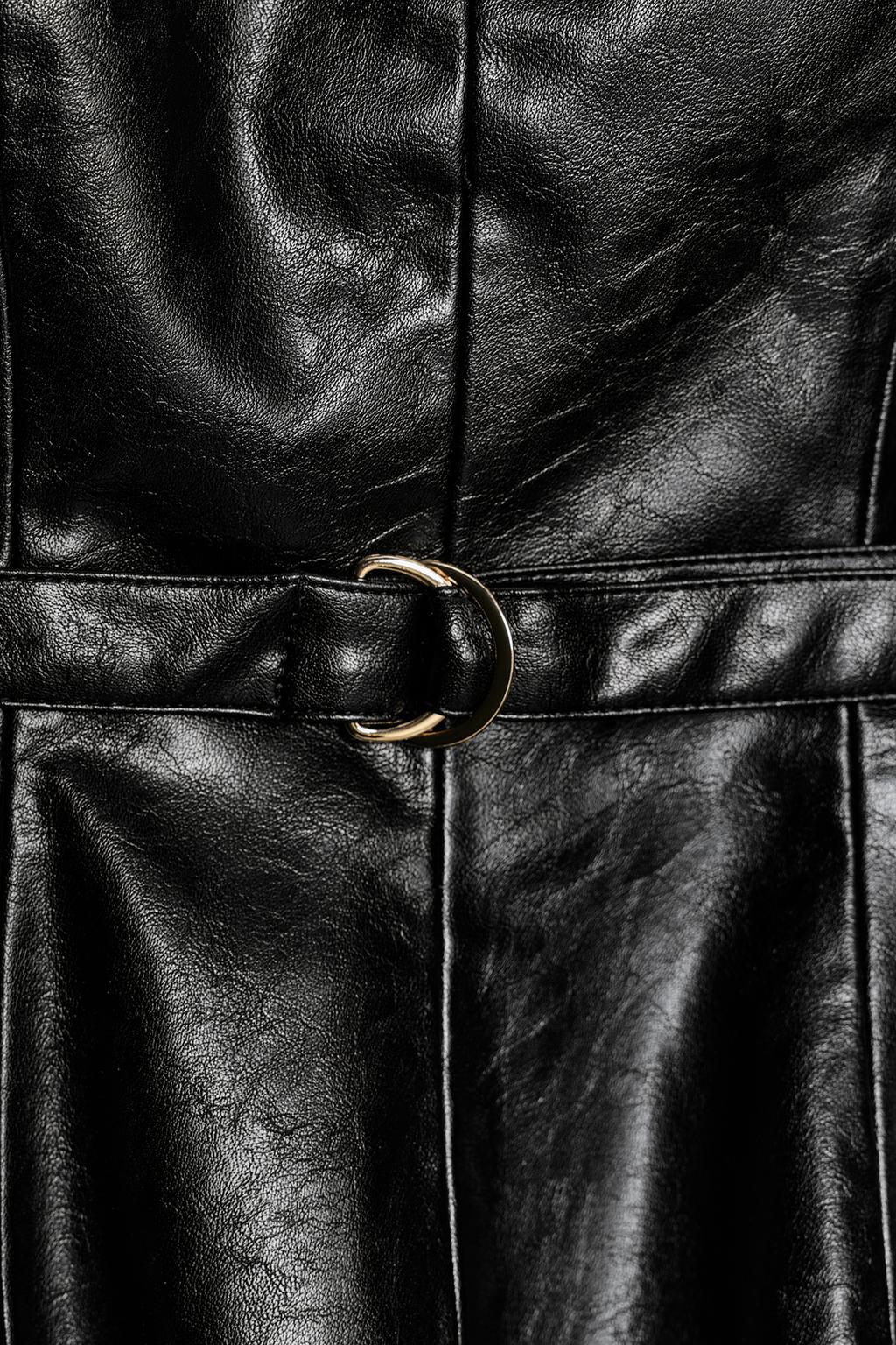 ТОП ИЗ ИСКУССТВЕННОЙ КОЖИ С РЕМНЕМ