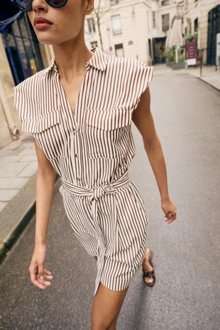 Короткий комбинезон в полоску с ремнем- Заказать в России