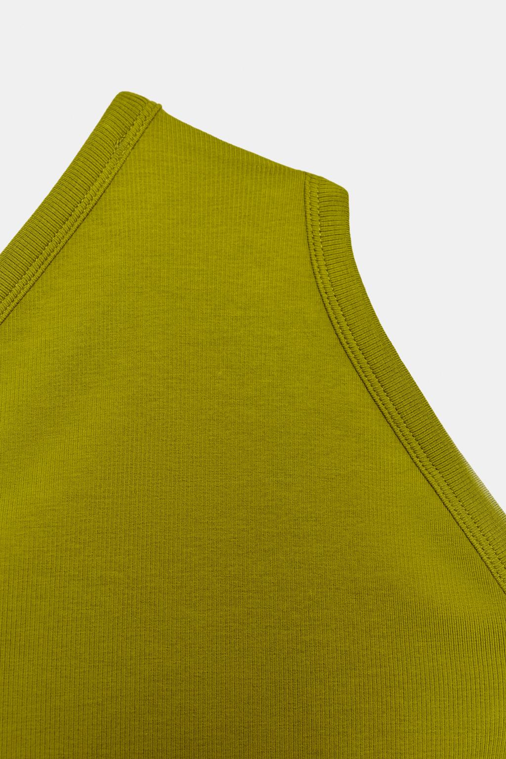 Боди с асимметричным вырезом