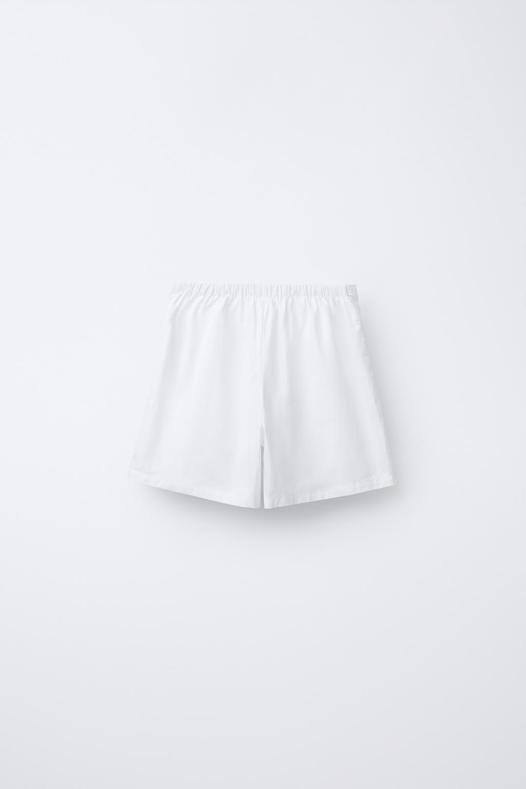 БЕРМУДЫ ИЗ ПОПЛИНА С ВЫШИТЫМ ЦВЕТКОМ