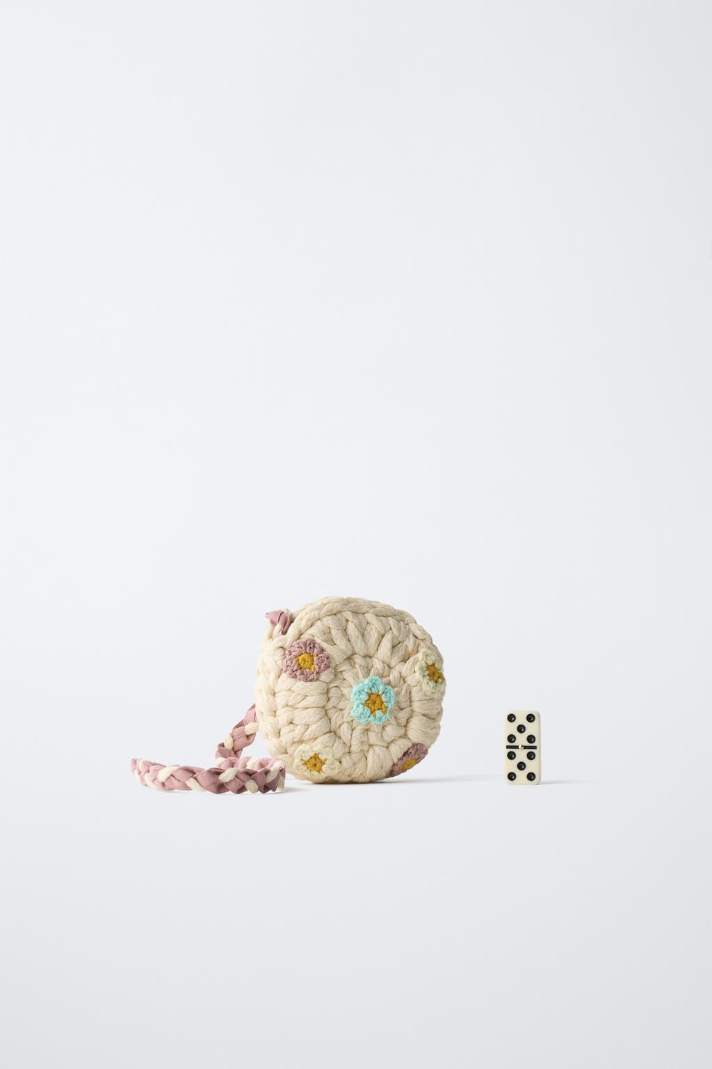 ВЯЗАНАЯ СУМКА С ЦВЕТОЧНЫМ ДЕКОРОМ