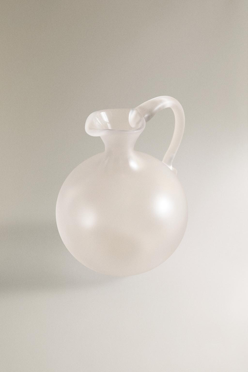 Кувшин из матового стекла с шелковистым покрытием colin king