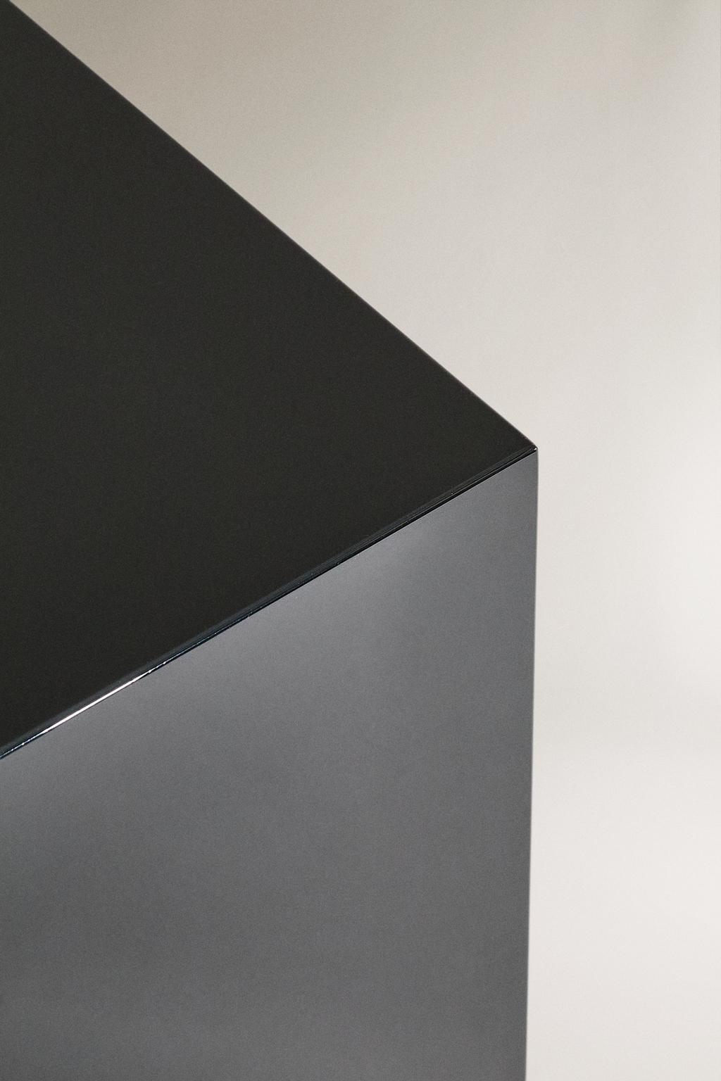 Лакированный журнальный столик i colin king