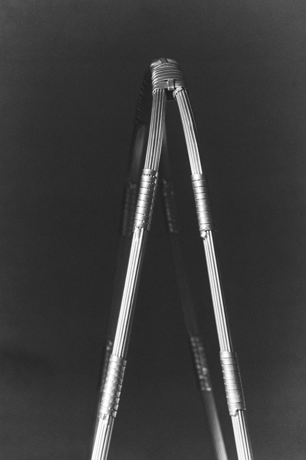 Высокая корзина из плетеного металла colin king