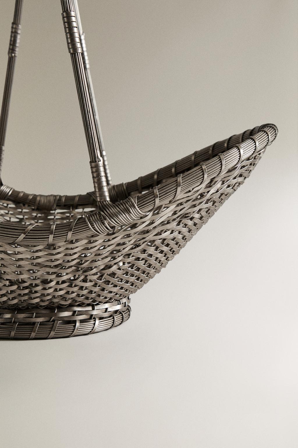 Высокая корзина из плетеного металла colin king