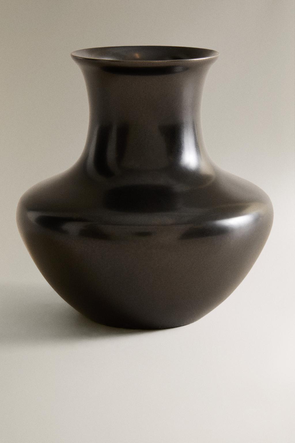 Малая латунная ваза petit brass vessel pod i colin king