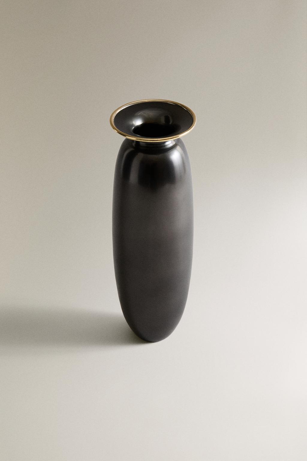 Ваза из латуни i колин кинг