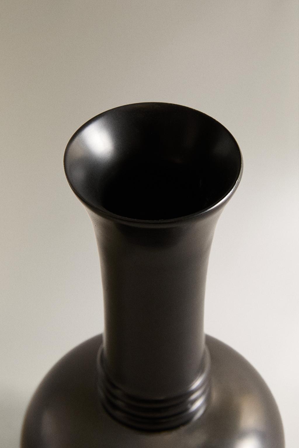 Маленькая ваза из латуни petit brass vessel flare i colin king