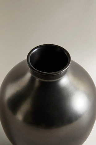 Маленькая латунная ваза petit brass vessel orb i colin king- Заказать в России