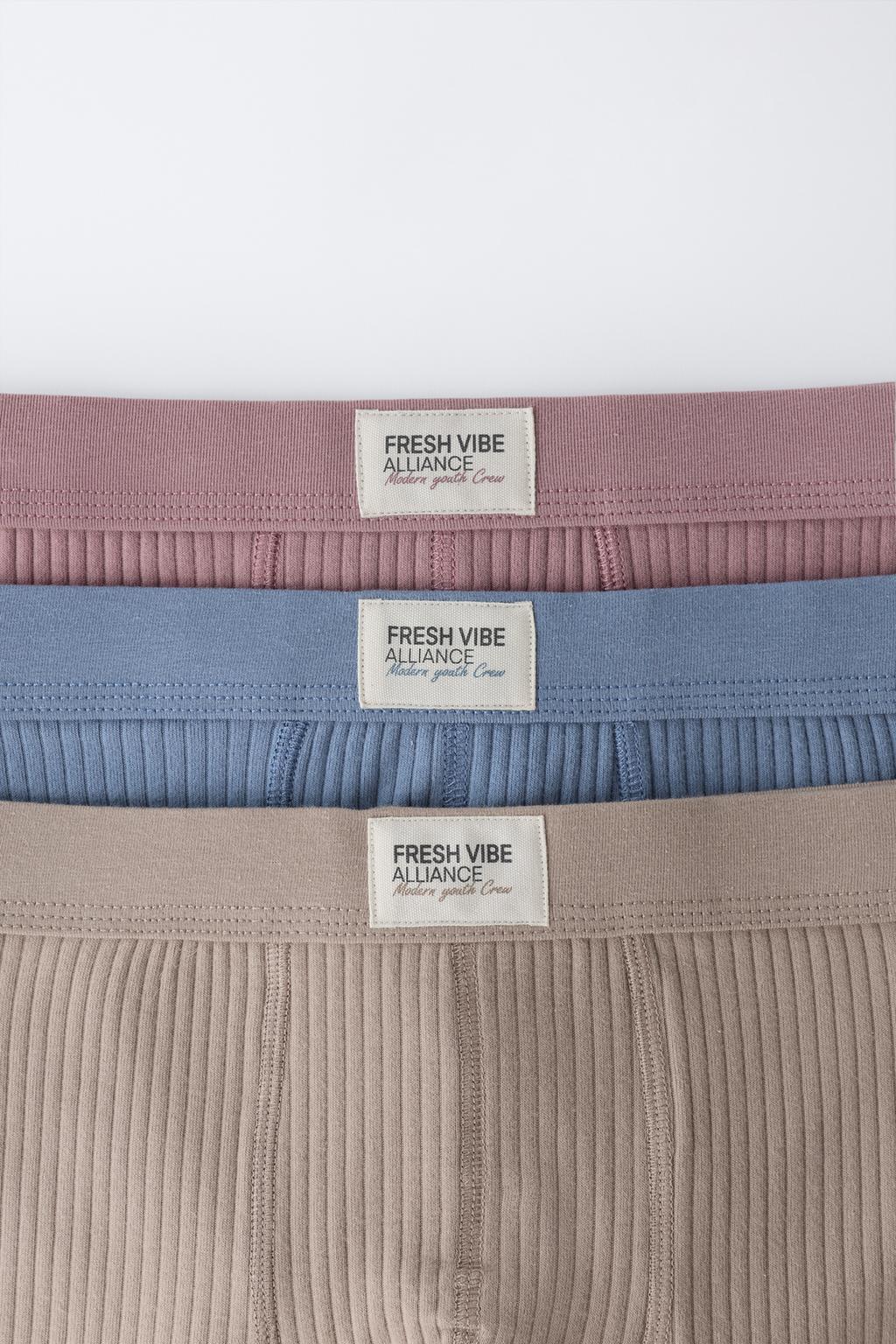 6-14 ЛЕТ/НАБОР ИЗ ТРЕХ ТРУСОВ-БОКСЕРОВ В РУБЧИК С НАШИВКОЙ