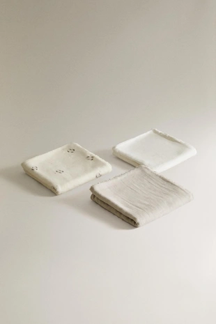 Набор маленьких детских полотенец с зайчиками (3 штуки)- Заказать в России