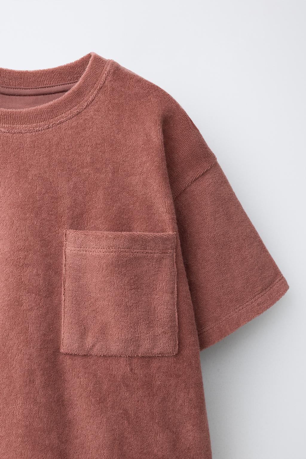 КОМПЛЕКТ ИЗ ФУТБОЛКИ С КАРМАНОМ И ШОРТОВ ИЗ МАХРОВОЙ ТКАНИ