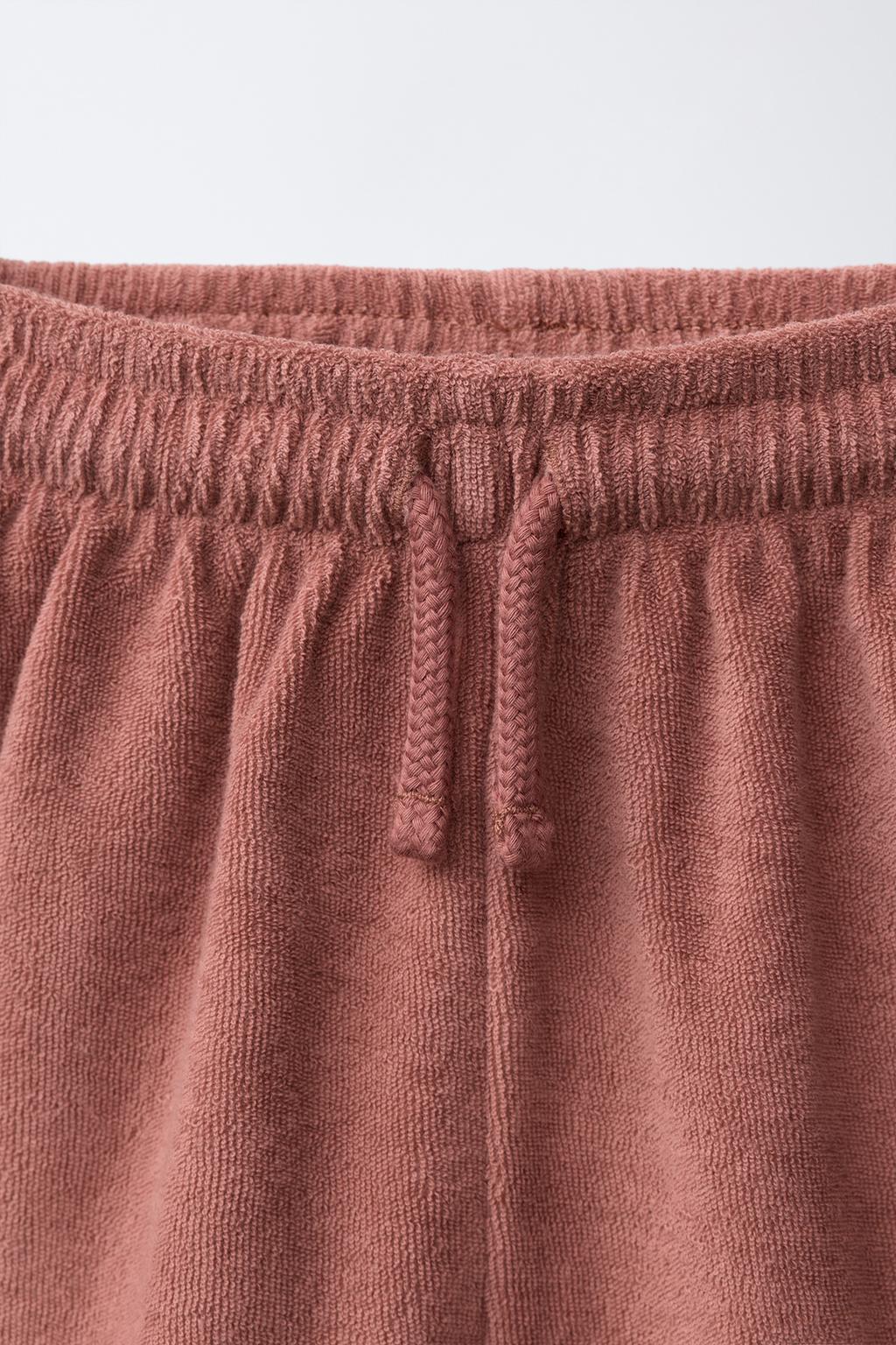 КОМПЛЕКТ ИЗ ФУТБОЛКИ С КАРМАНОМ И ШОРТОВ ИЗ МАХРОВОЙ ТКАНИ