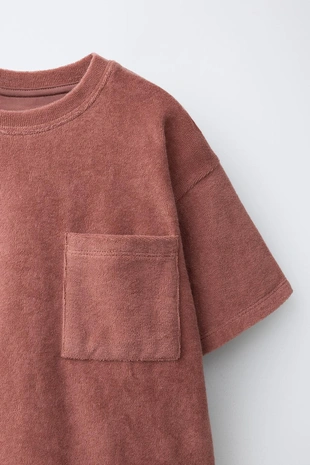 Комплект из футболки с карманом и шортов из махровой ткани- Заказать в России