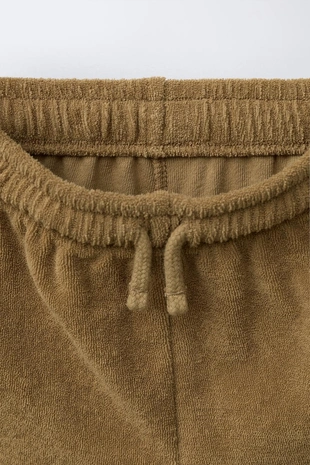 Комплект из поло и шортов-бермуд из махровой ткани в стиле колор-блок- Заказать в России