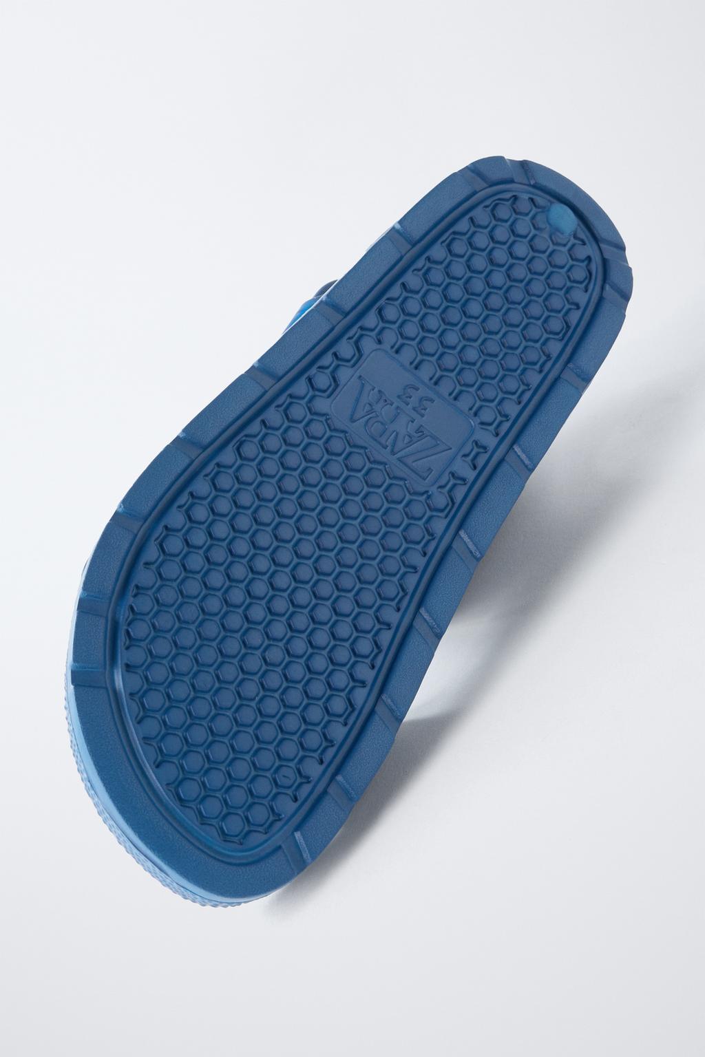 РЕЗИНОВЫЕ САНДАЛИИ С ПРЯЖКАМИ