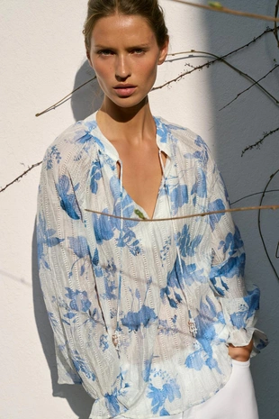 Рубашка с цветочным принтом и бусинами- Заказать в России