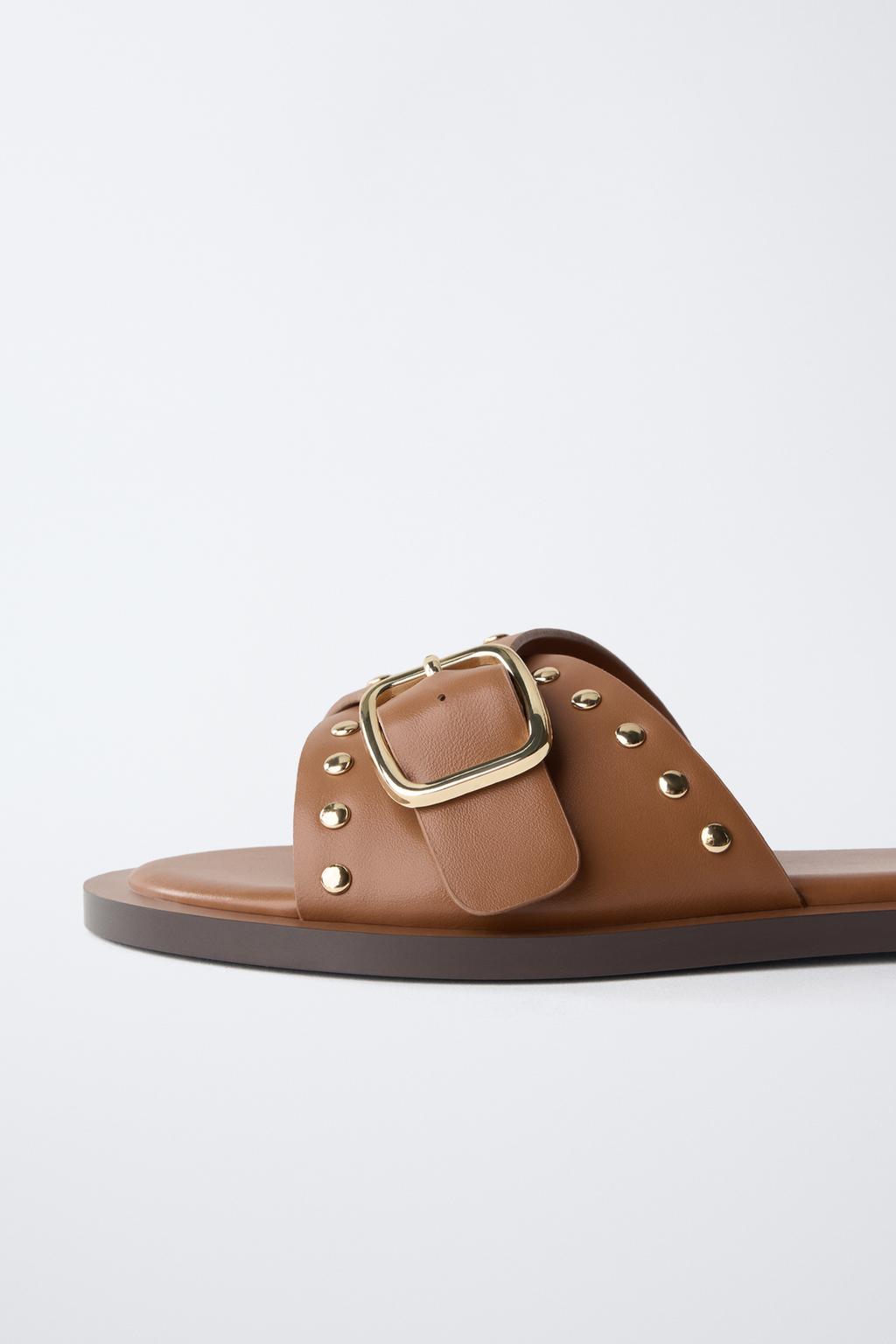 САНДАЛИИ С ЗАКЛЕПКАМИ