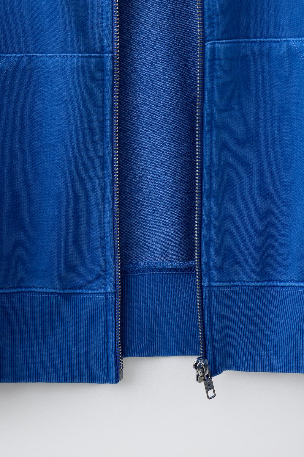 ТОЛСТОВКА НА МОЛНИИ