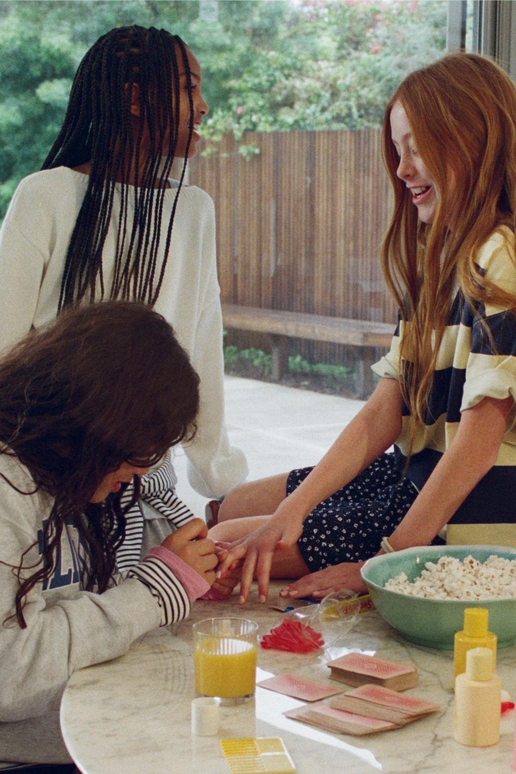 РАСКЛЕШЕННЫЕ ЛЕГИНСЫ С ЛАМПАСАМИ