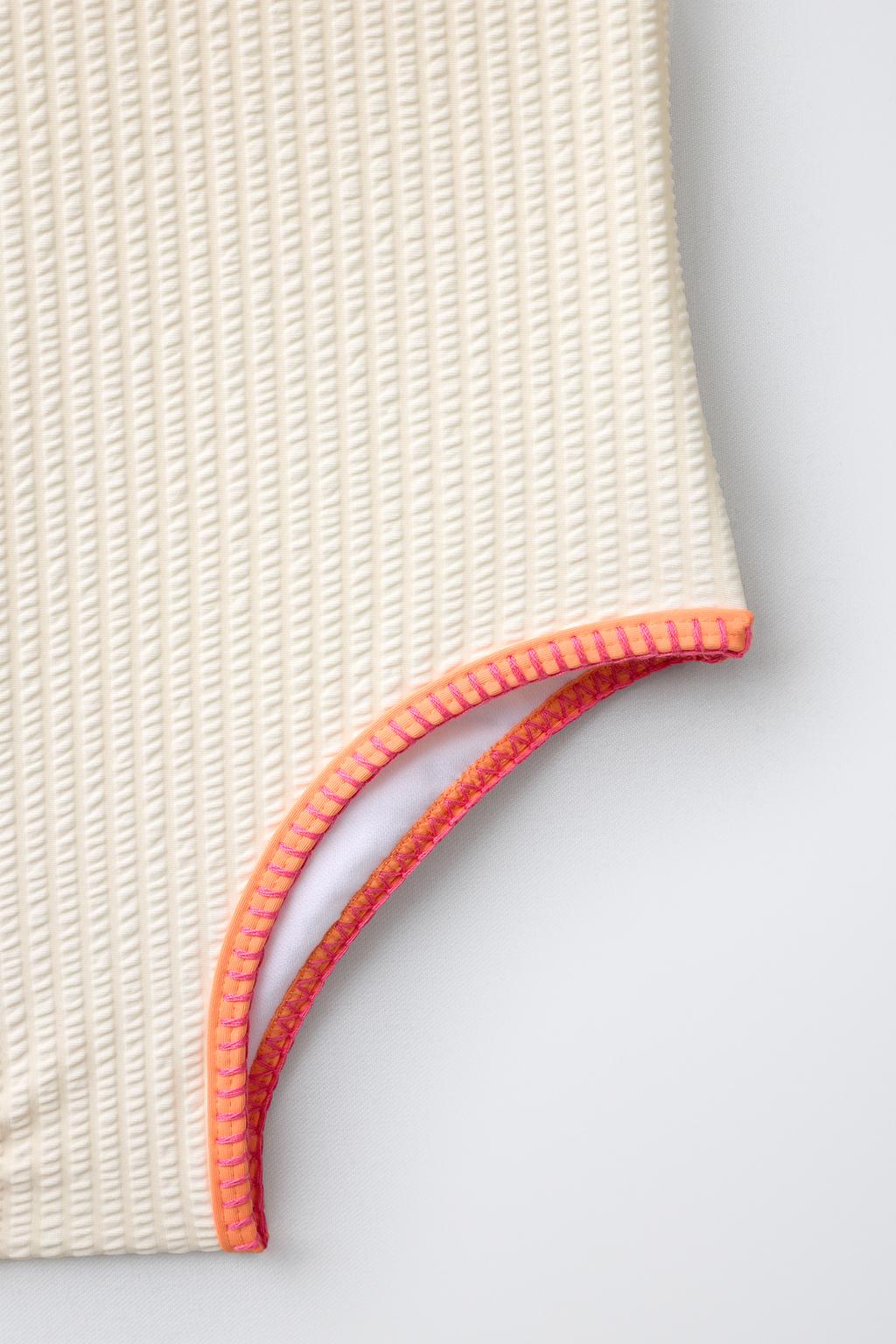 6-14 ЛЕТ/КУПАЛЬНИК ИЗ ЖАТОЙ ТКАНИ С КОНТРАСТНОЙ ОТДЕЛКОЙ