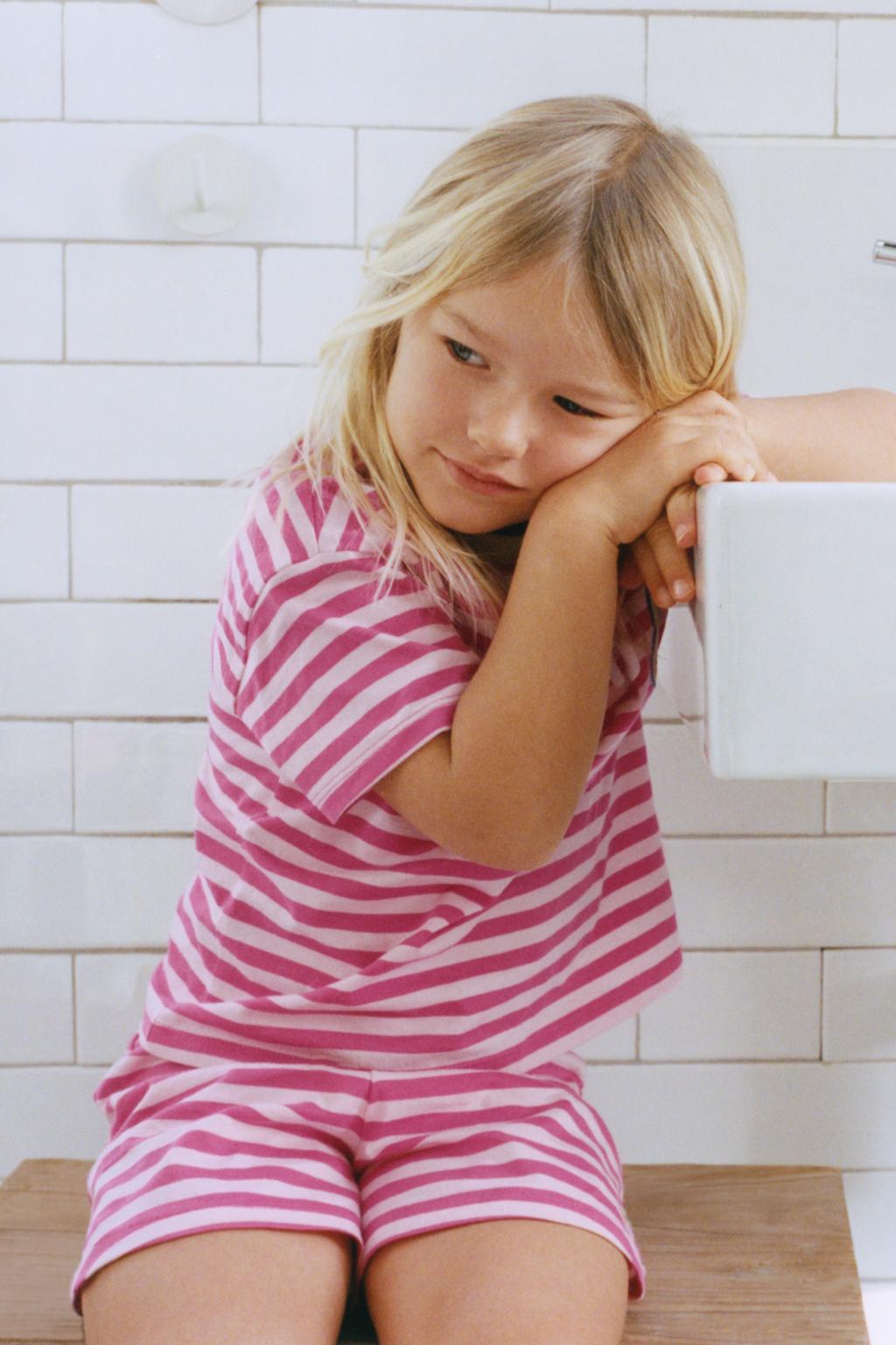 1,5–6 ЛЕТ/ПИЖАМА В ПОЛОСКУ MIFFY™ MERCIS BV ©