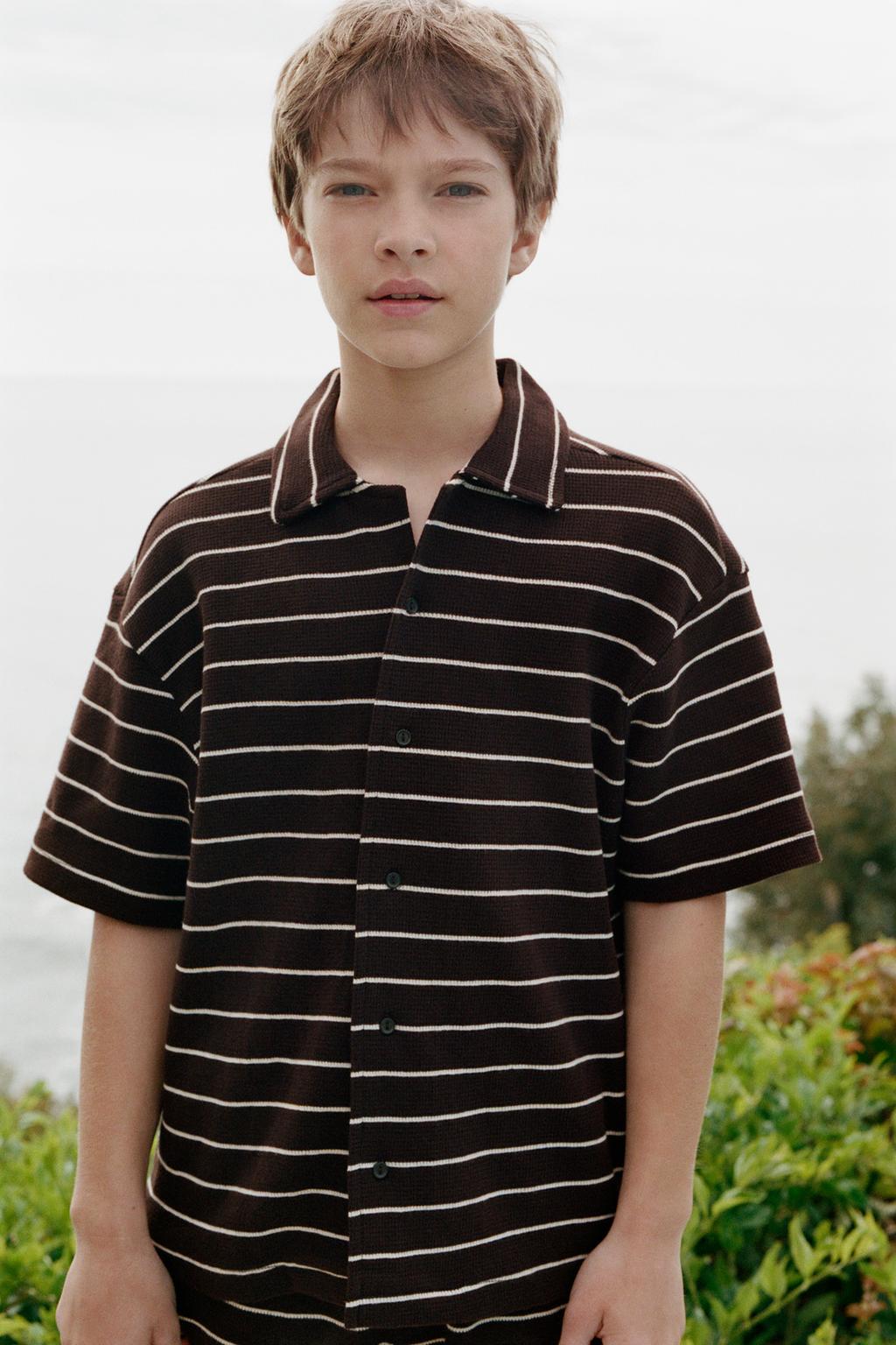 КОМПЛЕКТ ИЗ РУБАШКИ И ШОРТОВ В ПОЛОСКУ