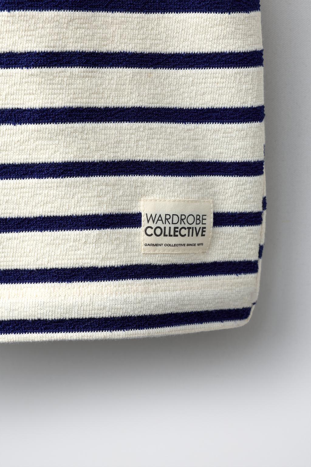 КОМПЛЕКТ ИЗ ФУТБОЛКИ И ШОРТОВ В ПОЛОСКУ