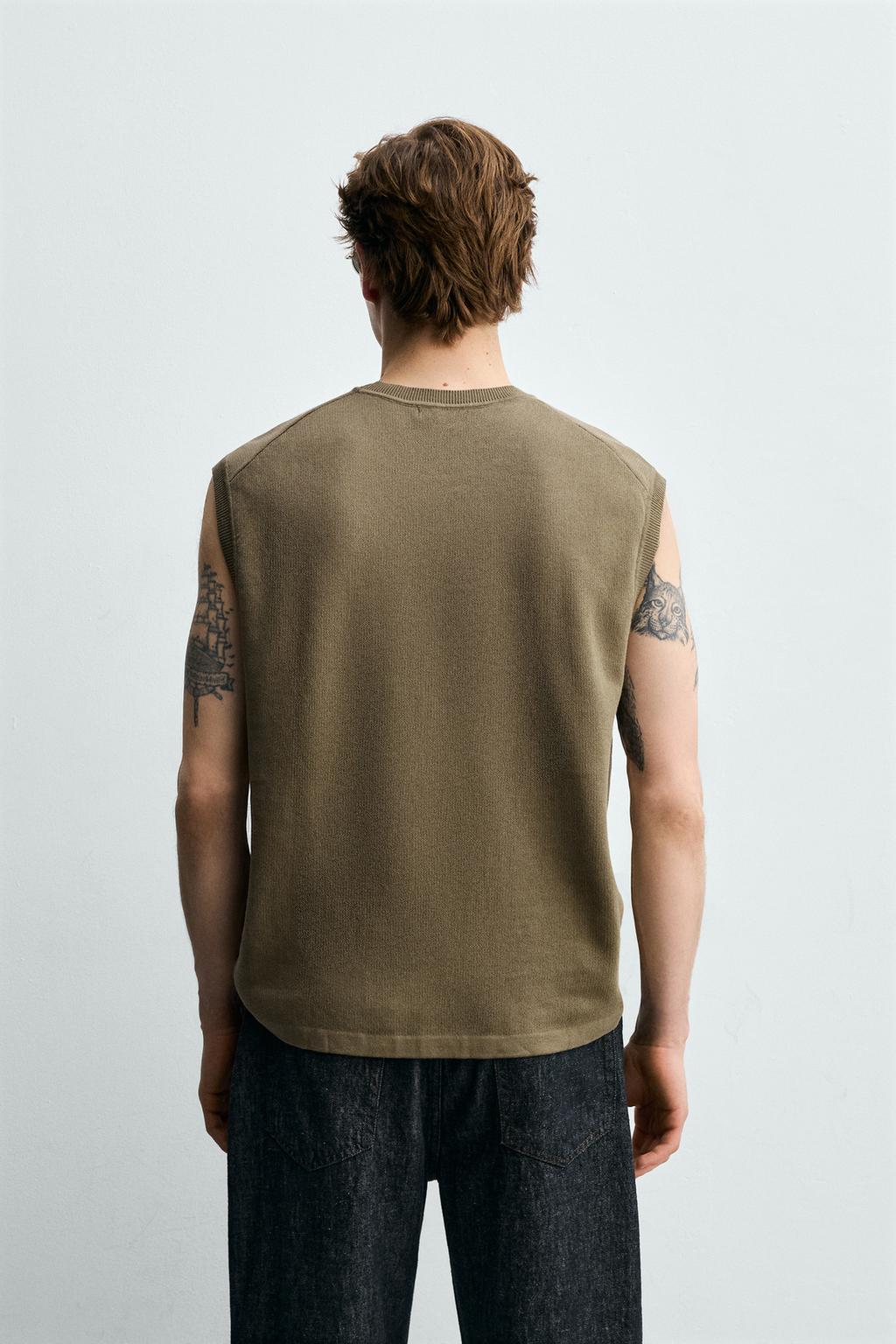 ЖИЛЕТ ИЗ РЕЛЬЕФНОГО ТРИКОТАЖА