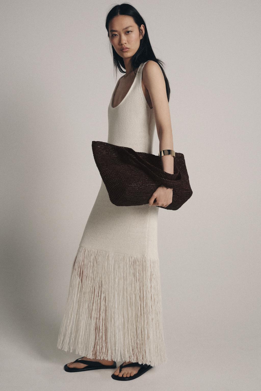 ТРИКОТАЖНОЕ ПЛАТЬЕ С БАХРОМОЙ