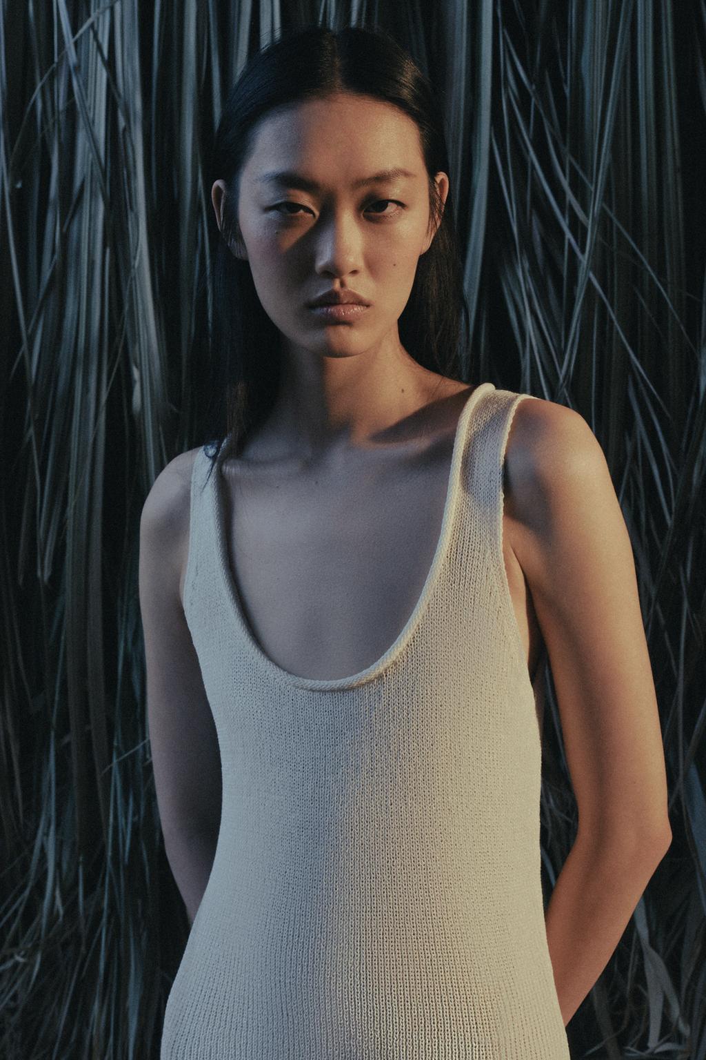 ТРИКОТАЖНОЕ ПЛАТЬЕ С БАХРОМОЙ