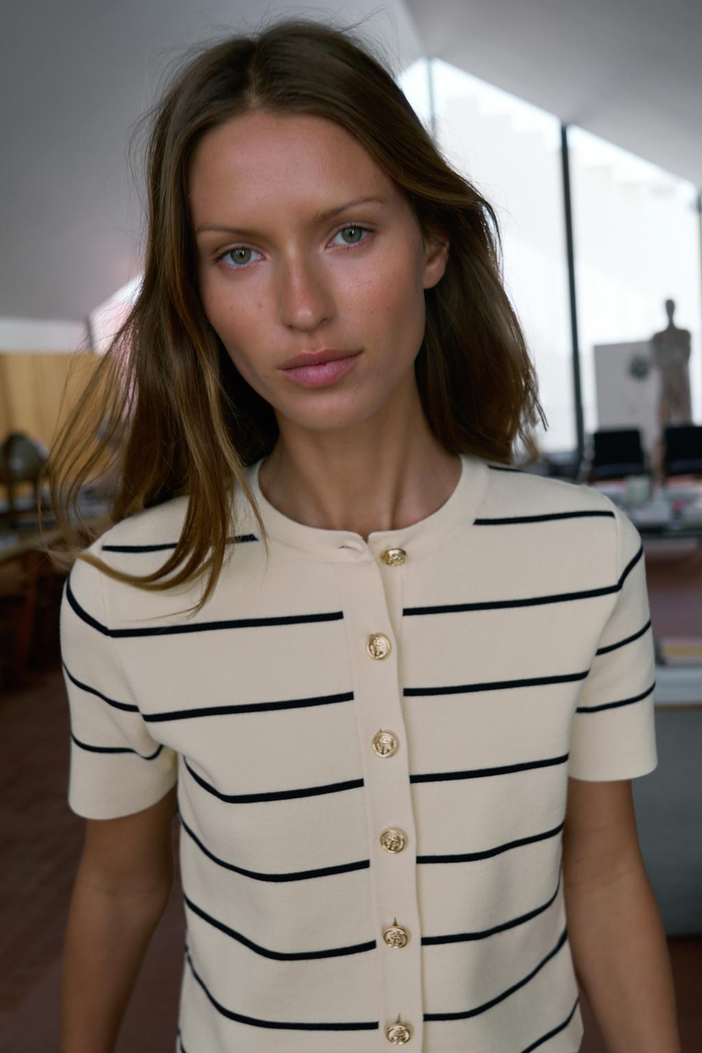 КАРДИГАН В ПОЛОСКУ С КОРОТКИМИ РУКАВАМИ