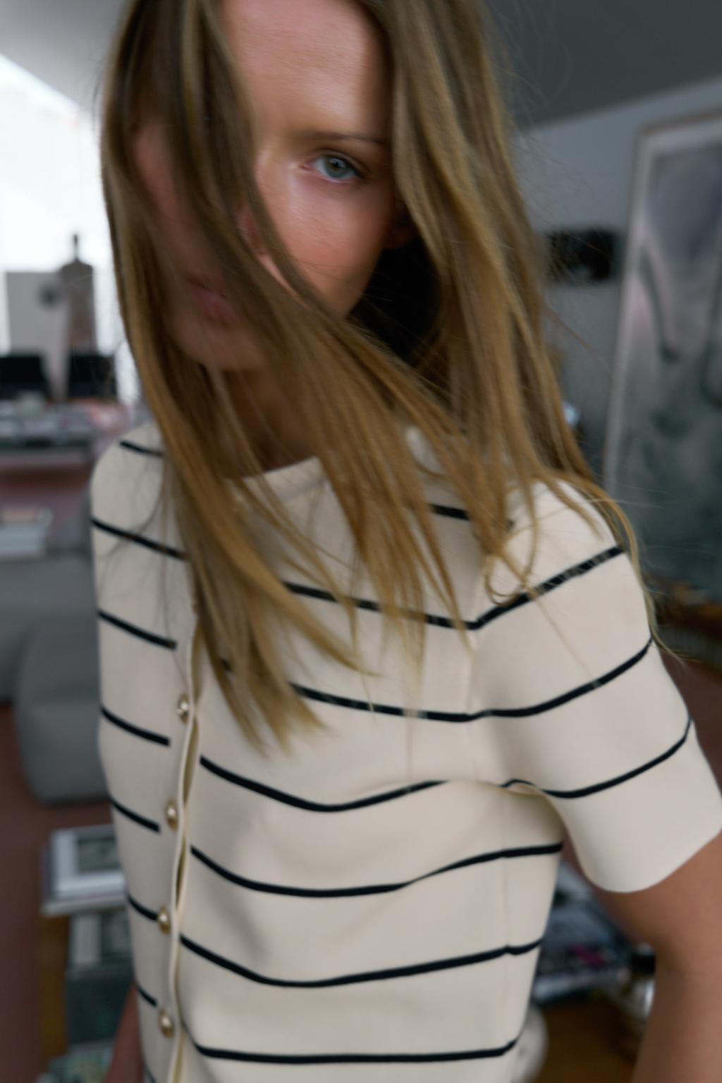 КАРДИГАН В ПОЛОСКУ С КОРОТКИМИ РУКАВАМИ