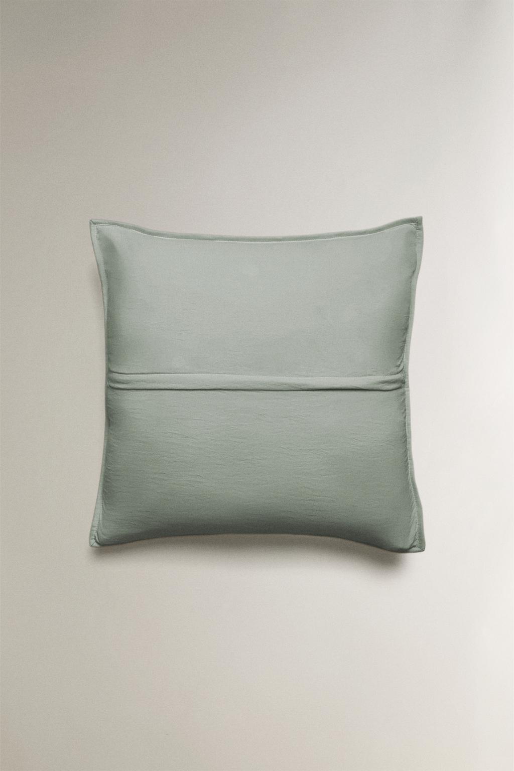 Стеганая наволочка с точками