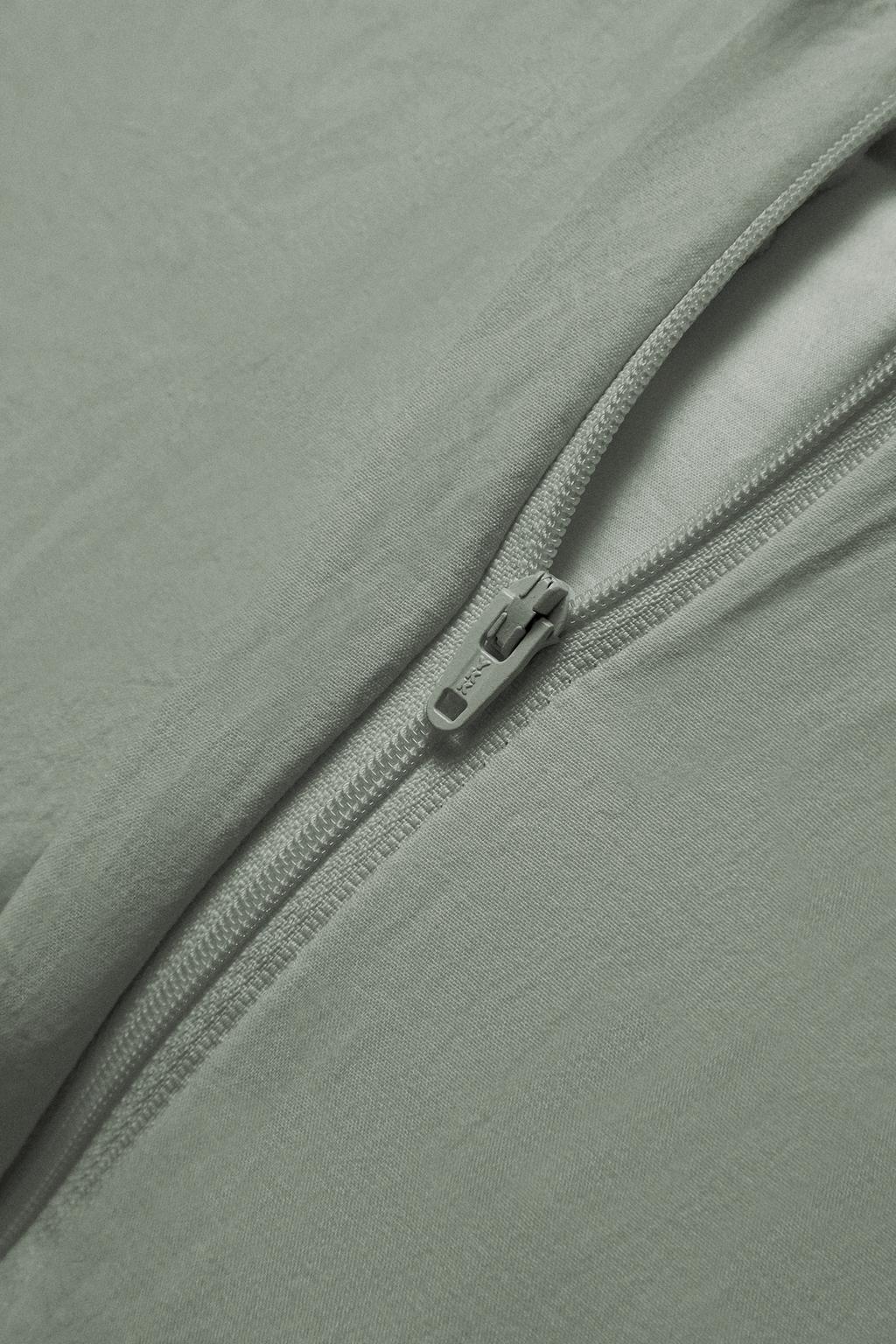 Стеганая наволочка с точками