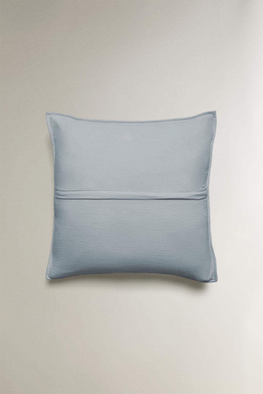 Простынь с узором из точек