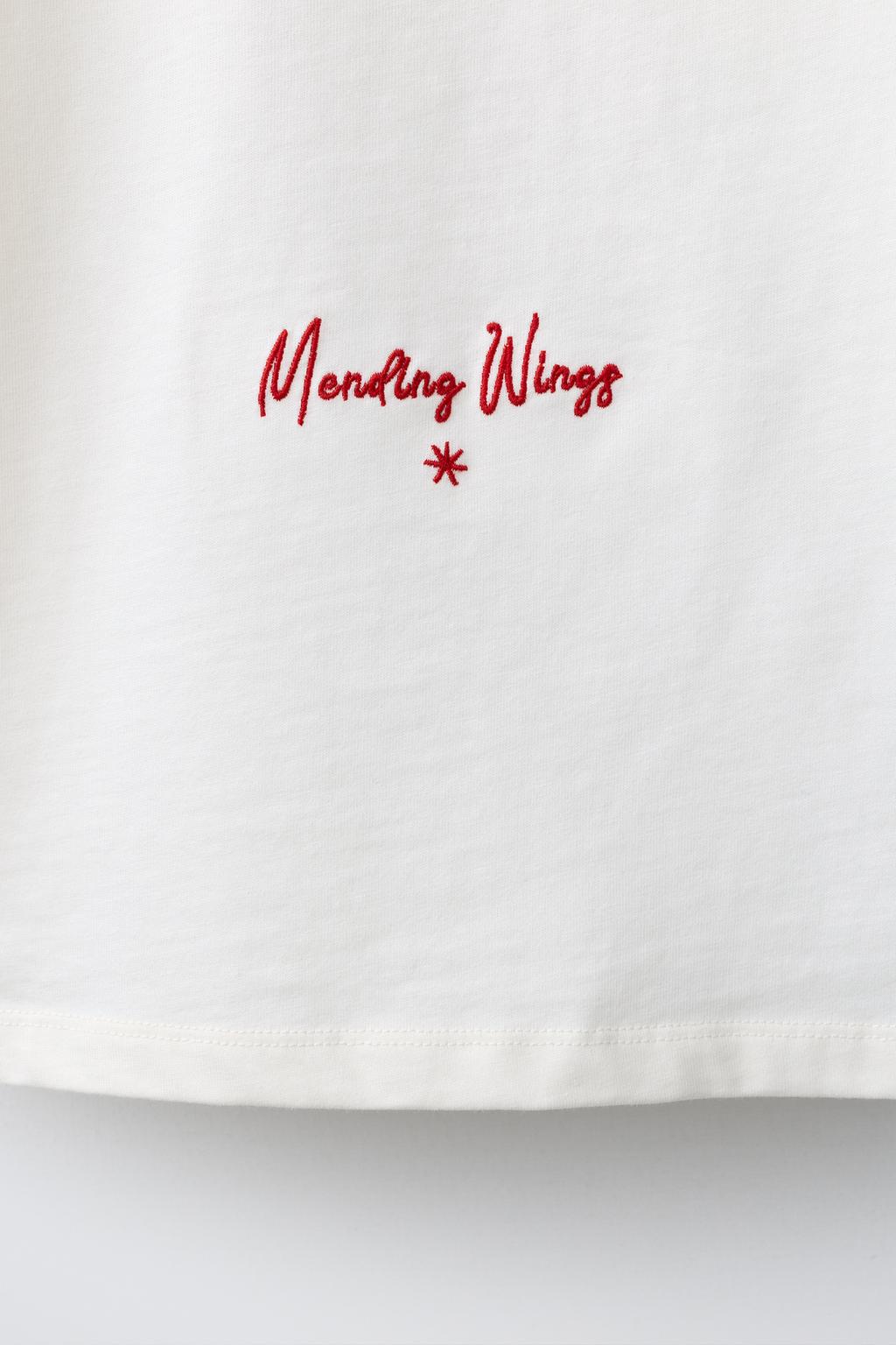 ФУТБОЛКА С ВЫШИТОЙ НАШИВКОЙ