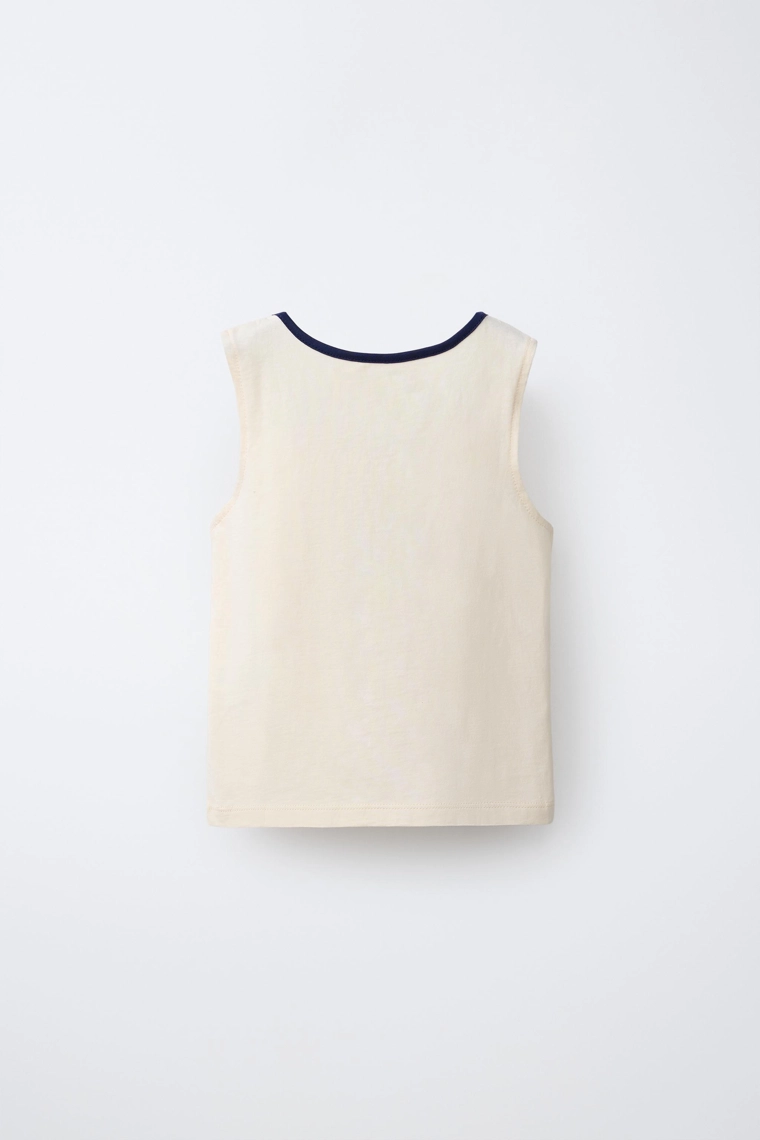 Футболка с лозунгом и контрастным кантом