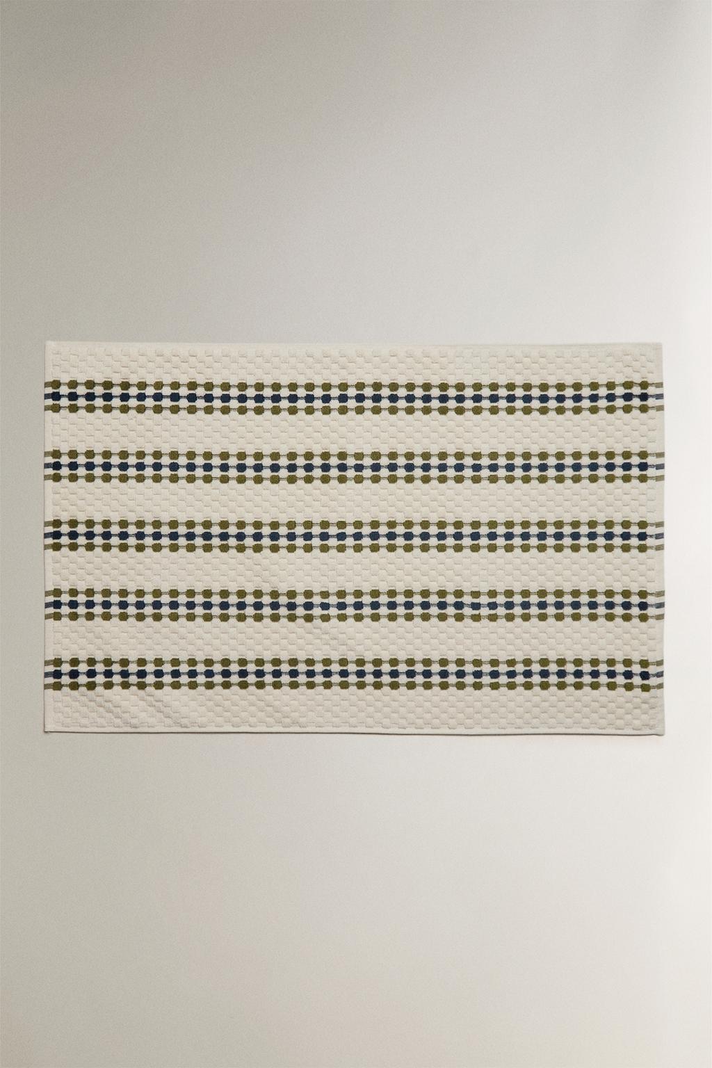 Велюровый коврик для ванной с геометрическим узором